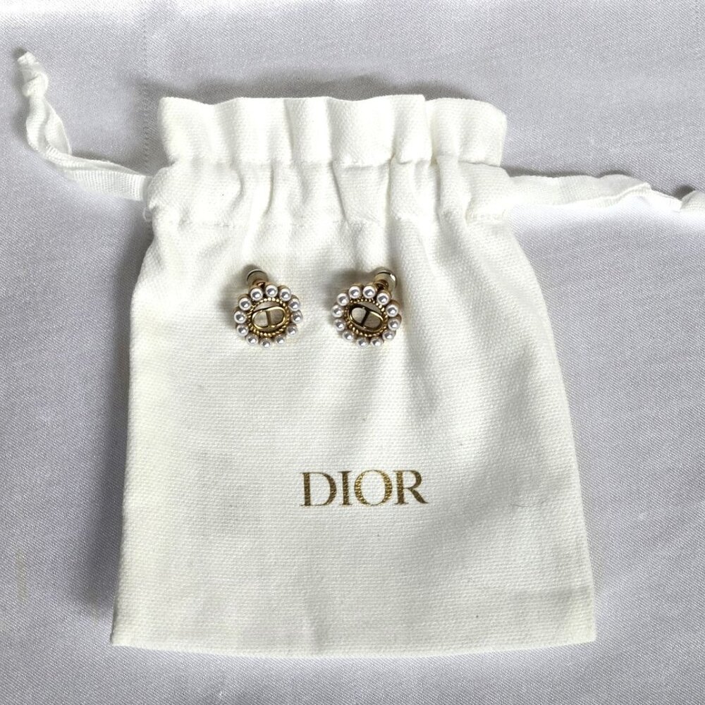 Dior Petit CD Baroque Stud Earrings with Pearls & CD Logo Rare & Authentic - Picture 8 of 8